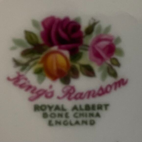 VTG Royal Albert Bone China Teacup & Saucer, "King's Ransom", Rose, Red, Pink - Picture 8 of 8